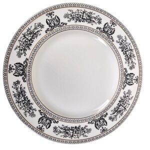 Wedgwood Black Columbia Dinner Plates 10.75 Bone China England Set 2